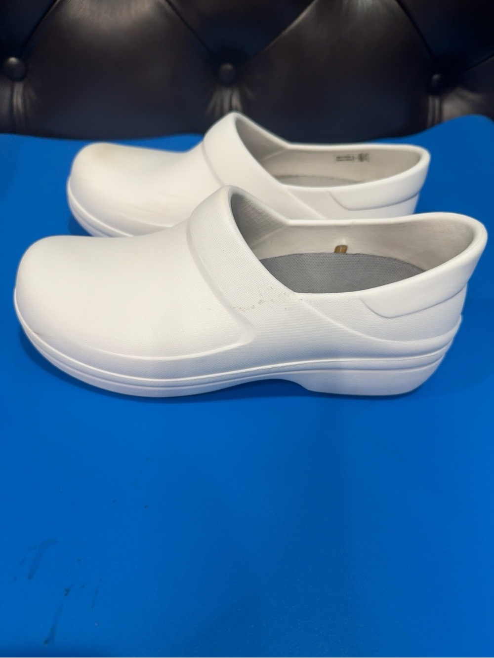 Crocs Neria Pro II White Slip Resistant Work Clogs Women’s W7 - Picture 4 of 9